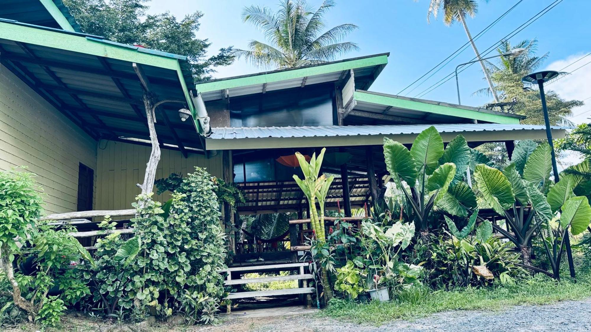 Suan Maprao Ko Kut Resort Exteriör bild
